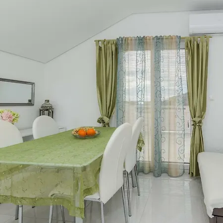 Flora Maris Apartment Privlaka (Zadar)